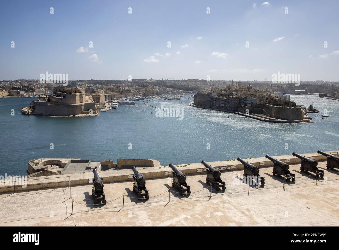 the noon day gun battery at the upper barrakka gardens valletta malta Stock Photo Alamy