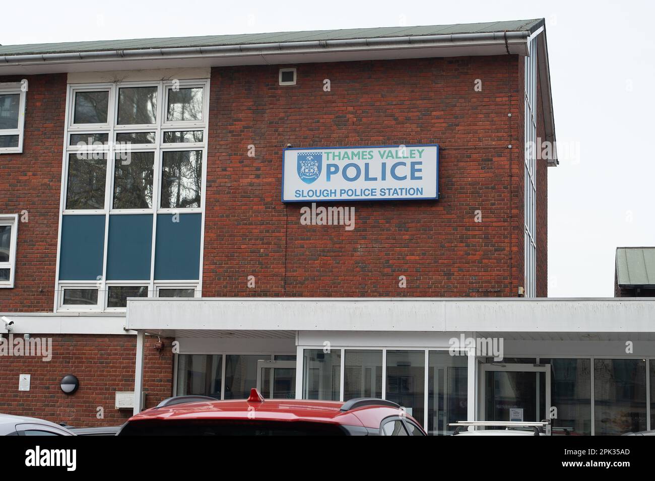Slough, Berkshire, UK. 5th April, 2023. An armed robbery is reported to