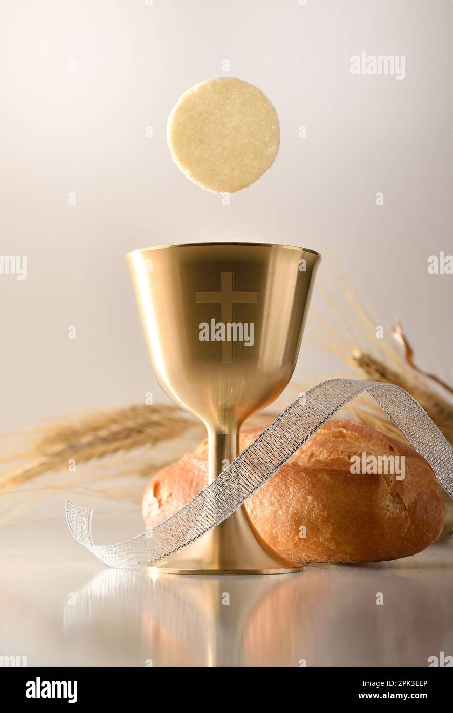 Chalice Of Bread And Communion Hi res Stock Photography And Images Alamy