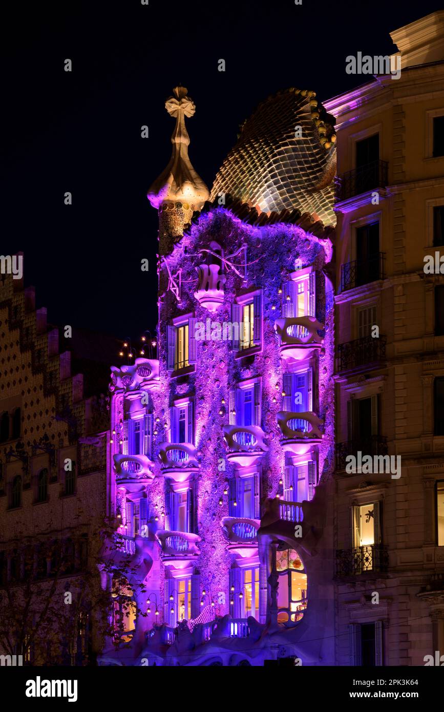 Fachada edificio arquitectura noche hires stock photography and images