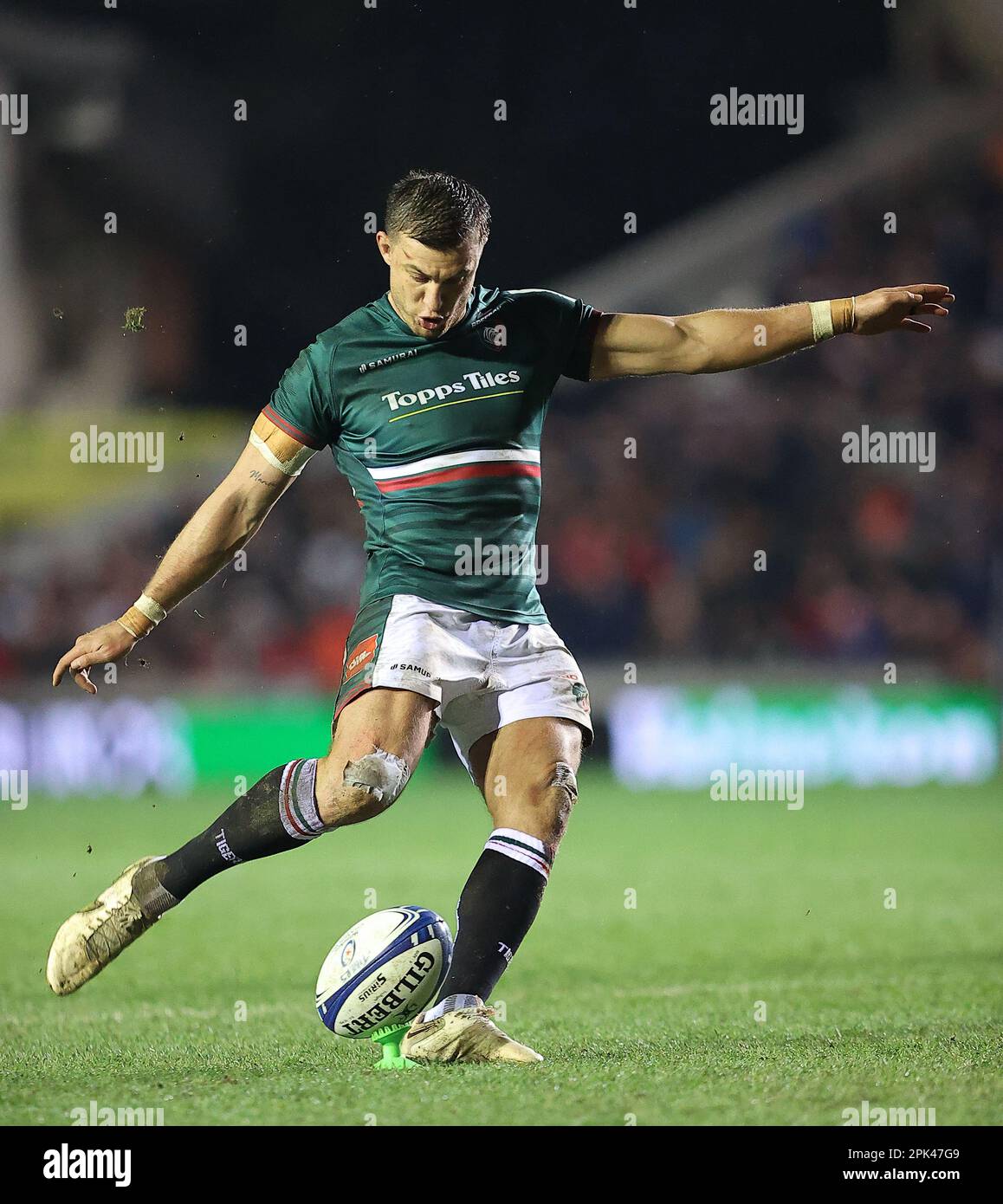 31.03.2022   Leicester, England. Rugby Union.                   Tigers flyhallf Handr Pollard kicks a penalty in the 70th minute of the Heineken Champions Cup quarter final match played between Leicester Tigers and Edinburgh Rugby at the Mattioli Woods Welford Road Stadium, Leicester.  © Phil Hutchinson Stock Photo