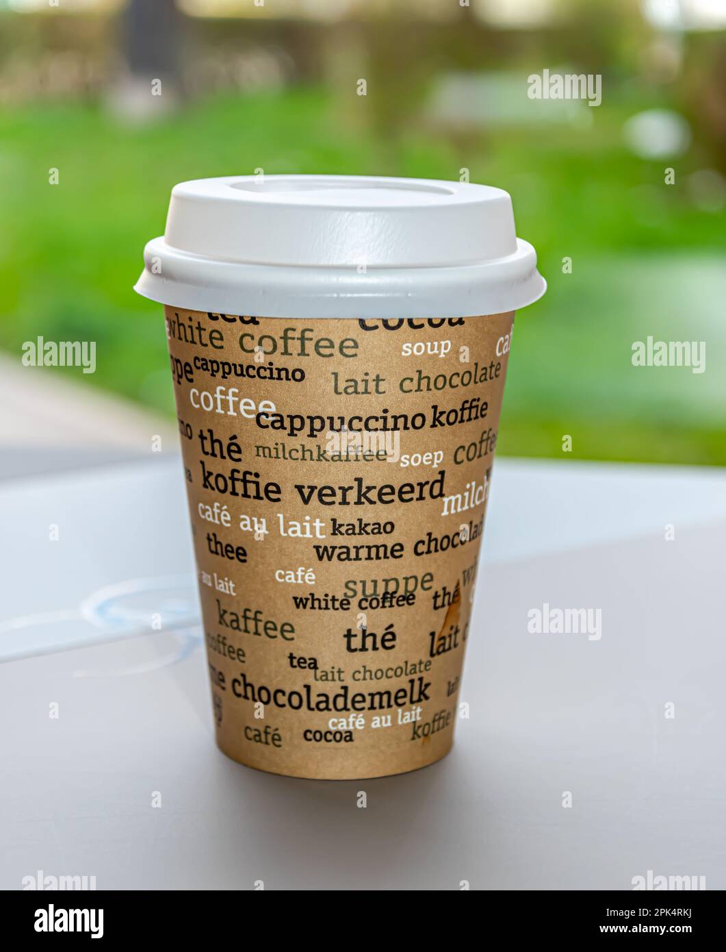 Takeaway paper coffee cup Stock Photo - Alamy