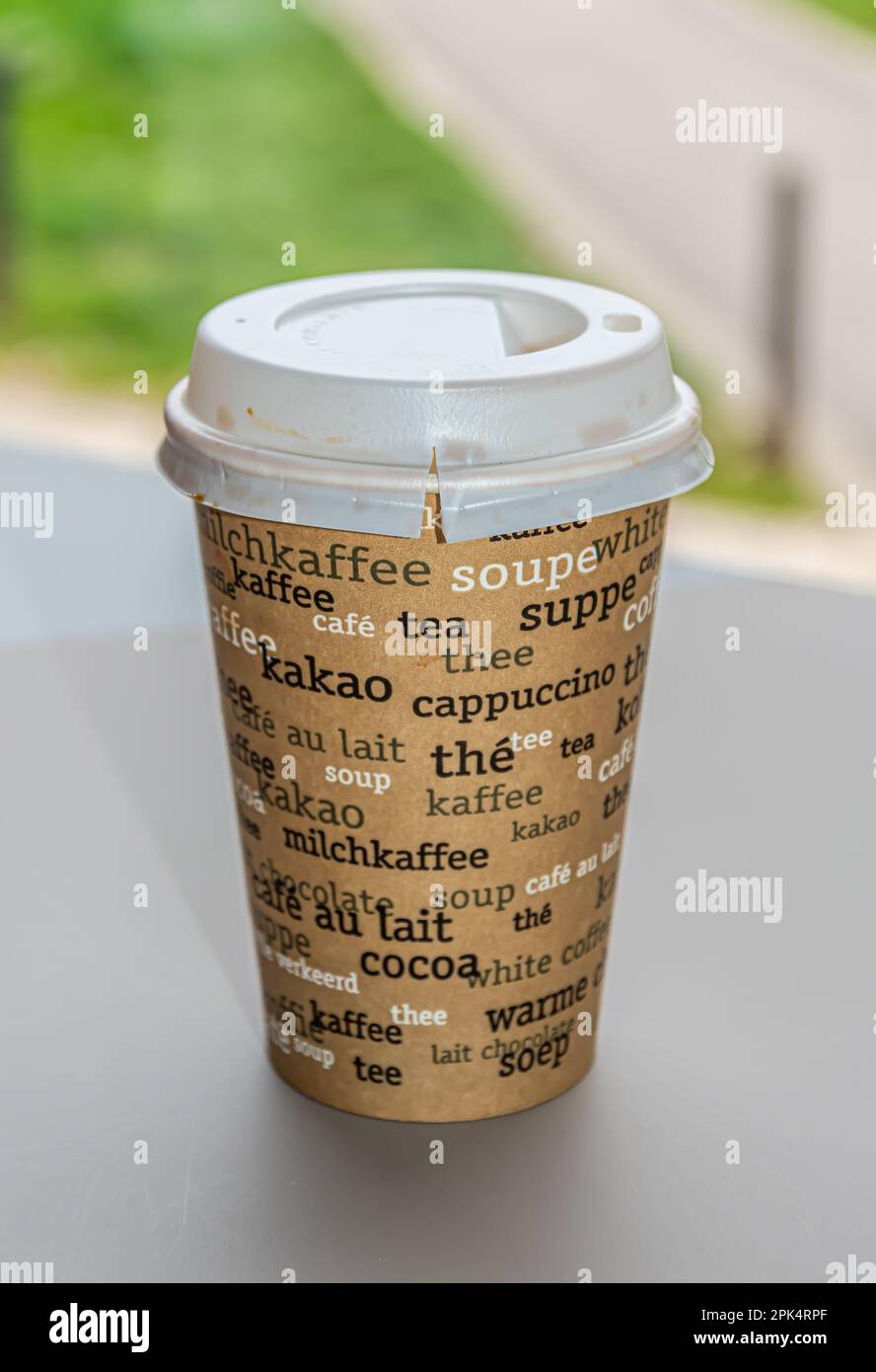 Takeaway paper coffee cup Stock Photo - Alamy