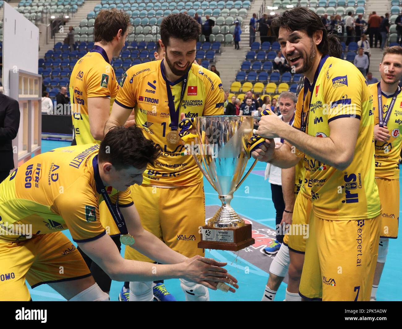 Roeselare, Belgium. 05th Apr, 2023. Modena's players celebrate after  winning a volleyball match between Knack Roeselare and Modena, second leg  of the final of the men's CEV Cup, Wednesday 05 April 2023