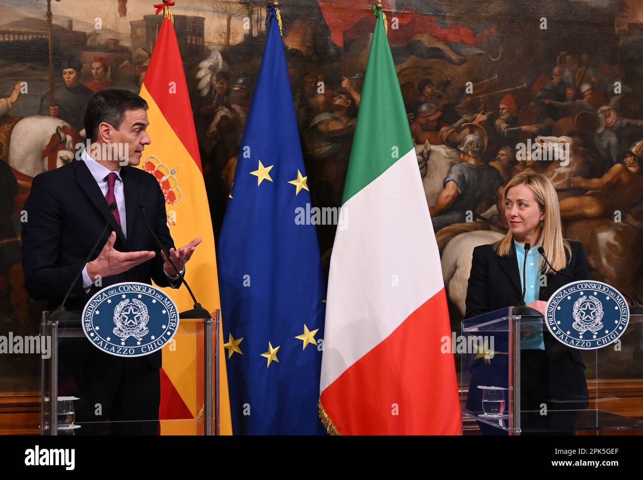 Rome, Italy. 5th Apr, 2023. Italian Prime Minister Giorgia Meloni (R) and Spanish Prime Minister Pedro Sanchez attend a press conference in Rome, Italy, on April 5, 2023. Spanish Prime Minister Pedro Sanchez and his Italian counterpart Giorgia Meloni met here on Wednesday for talks that covered migration, energy supply and the European Union's rules on public debt. Credit: Alberto Lingria/Xinhua/Alamy Live News Stock Photo