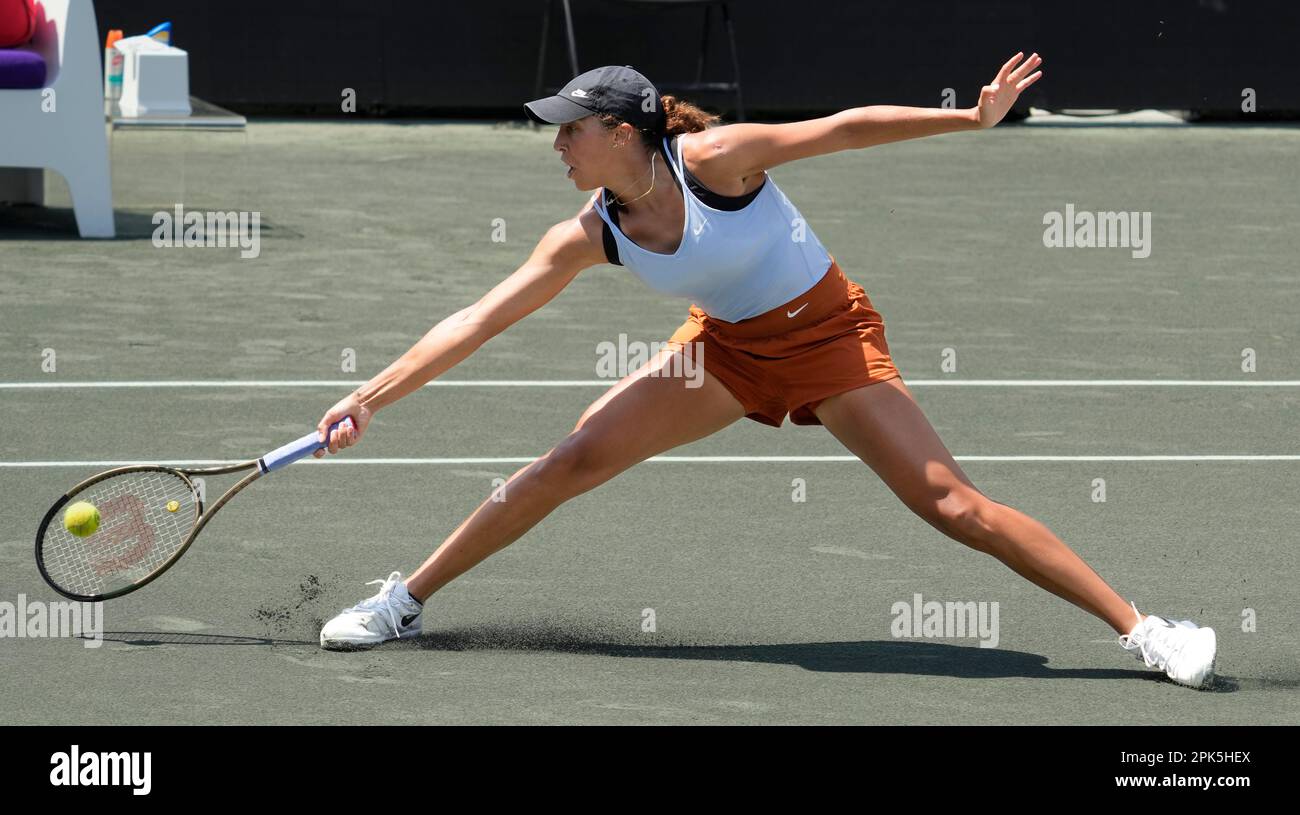 South Carolina, USA, Charleston, South Carolina, USA, April 5, 2023: Madison Keys (USA) defeated Hailey Baptiste (USA) 6-1, 6-3, at the Credit One Charleston Open being played at Family Circle Tennis Center in Charleston, South Carolina/USA © Leslie Billman/Tennisclix/Cal Sport Media Stock Photo