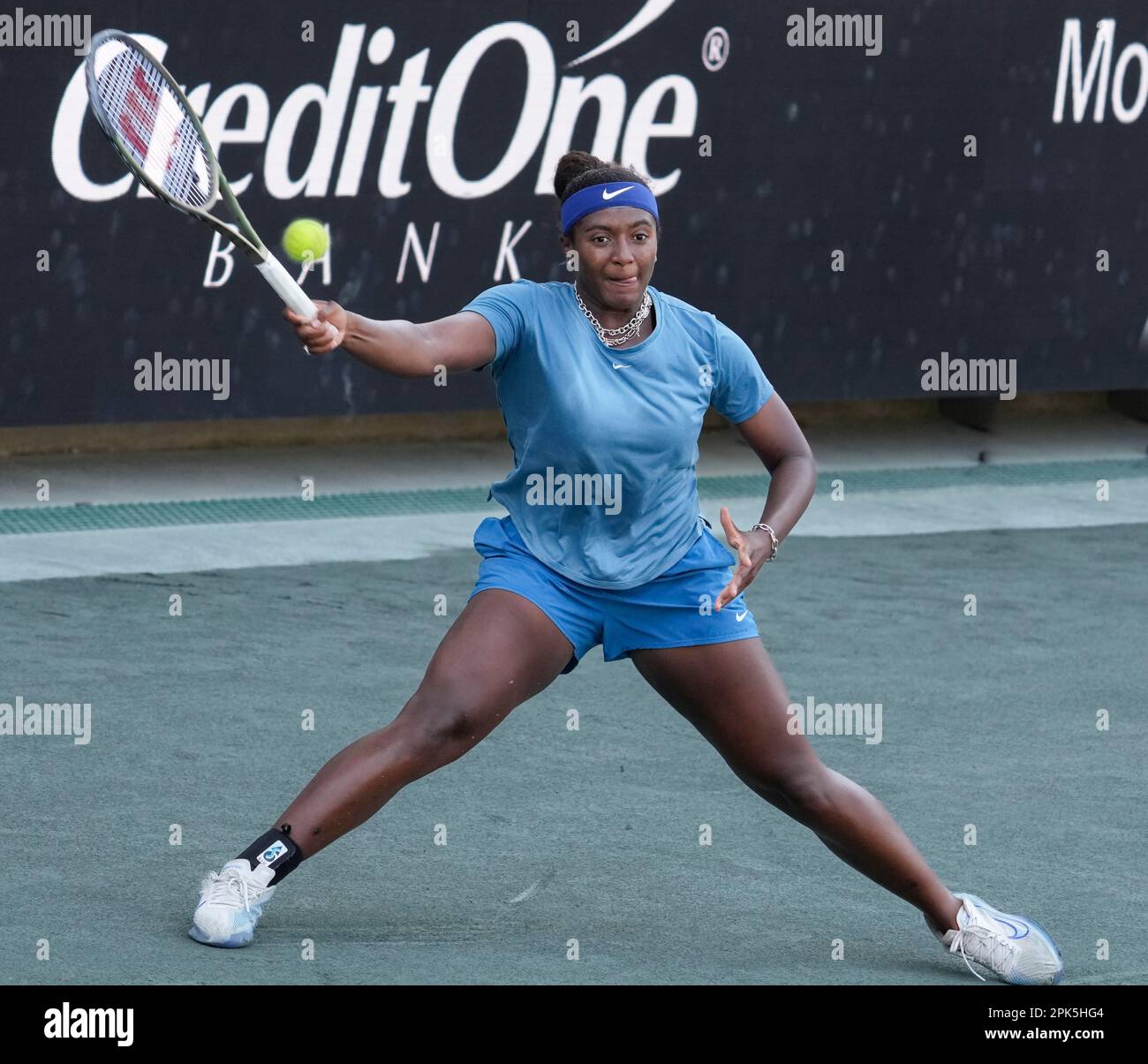 South Carolina, USA, Charleston, South Carolina, USA, April 5, 2023: Hailey Baptiste (USA) loses to Madison Keys (USA), 6-1, 6-3 at the Credit One Charleston Open being played at Family Circle Tennis Center in Charleston, South Carolina, {USA} © Leslie Billman/Tennisclix/Cal Sport Media Stock Photo
