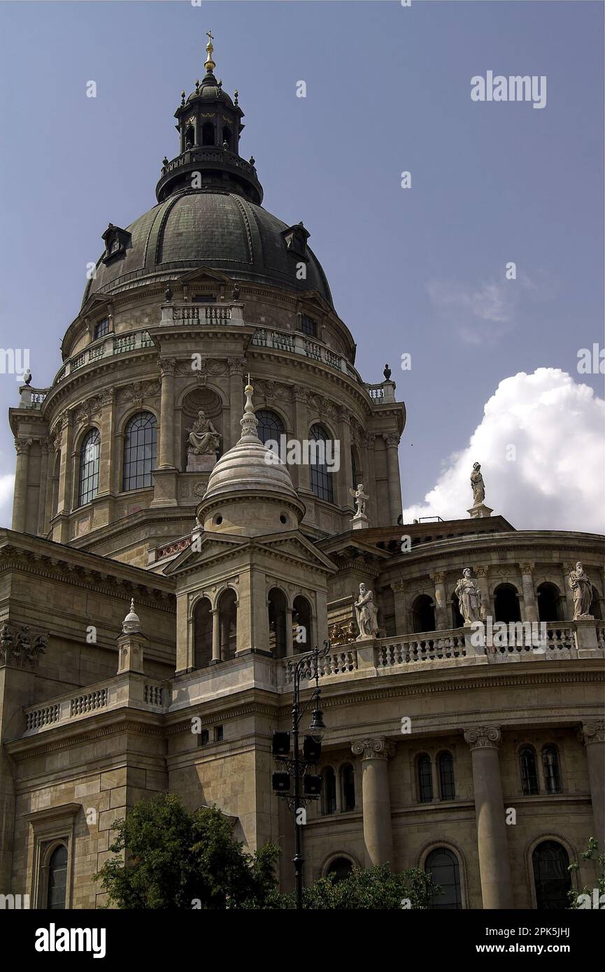 Budapest, Węgry, Ungarn, Hungary, Szent István tér; St. Stephen's Basilica - outside; St.-Stephans-Basilika - von außen; Bazylika św. Stefana Stock Photo