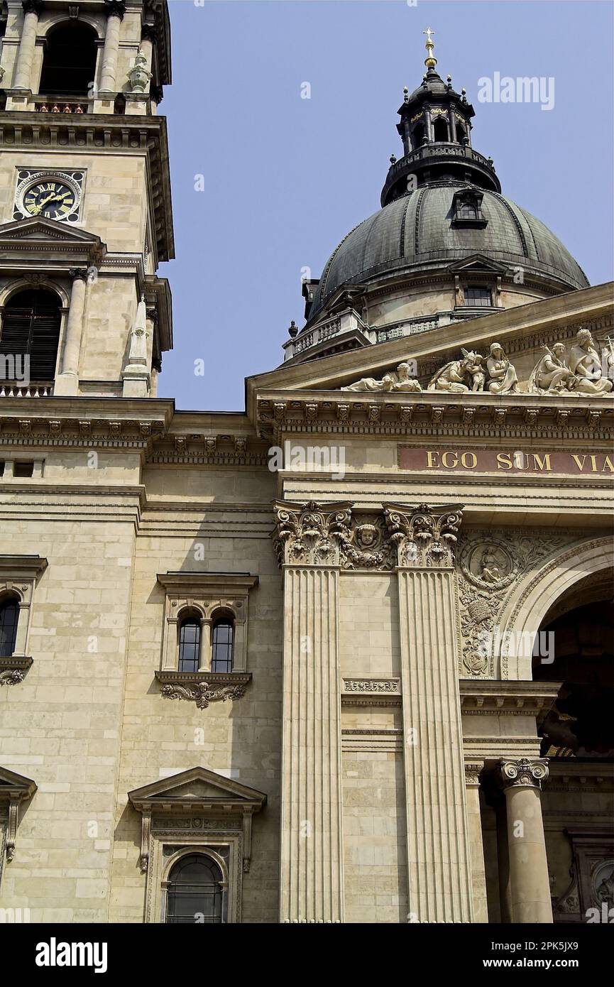 Budapest, Węgry, Ungarn, Hungary, Szent István tér; St. Stephen's Basilica - outside; St.-Stephans-Basilika - von außen; Bazylika św. Stefana Stock Photo