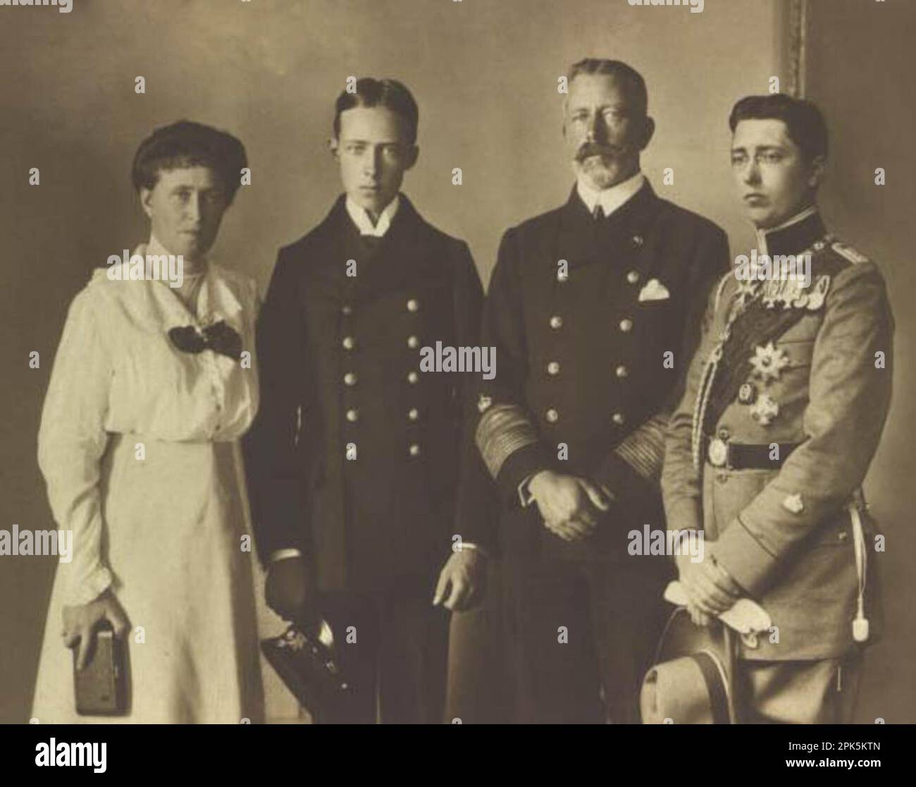 Prince Henry with his wife, Princess Irene, and their sons Waldemar and Sigismund Stock Photo