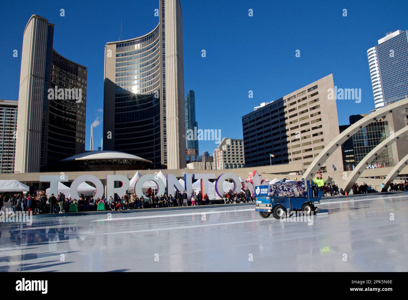 Toronto skyline 2018 hi-res stock photography and images - Alamy