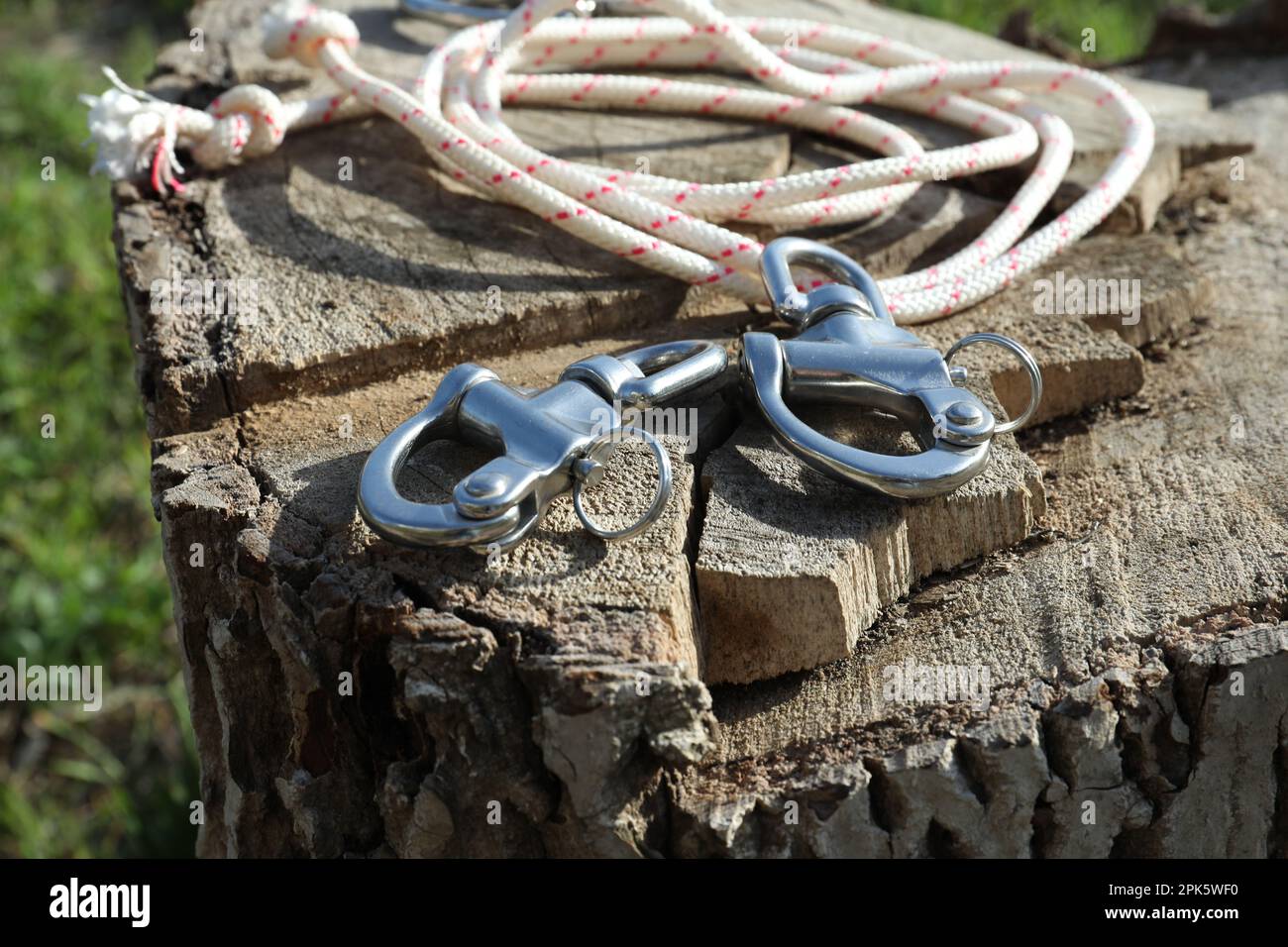 Climbing rope hi-res stock photography and images - Page 12 - Alamy