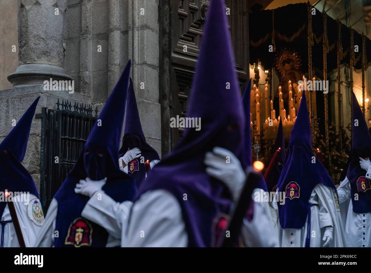 Madrid, Spain. 05th Apr, 2023. Penitents seen during the Gypsies (Los Gitanos) Procession on Holy Wednesday in Madrid city center. (Photo by Guillermo Gutierrez Carrascal/SOPA Images/Sipa USA) Credit: Sipa USA/Alamy Live News Stock Photo