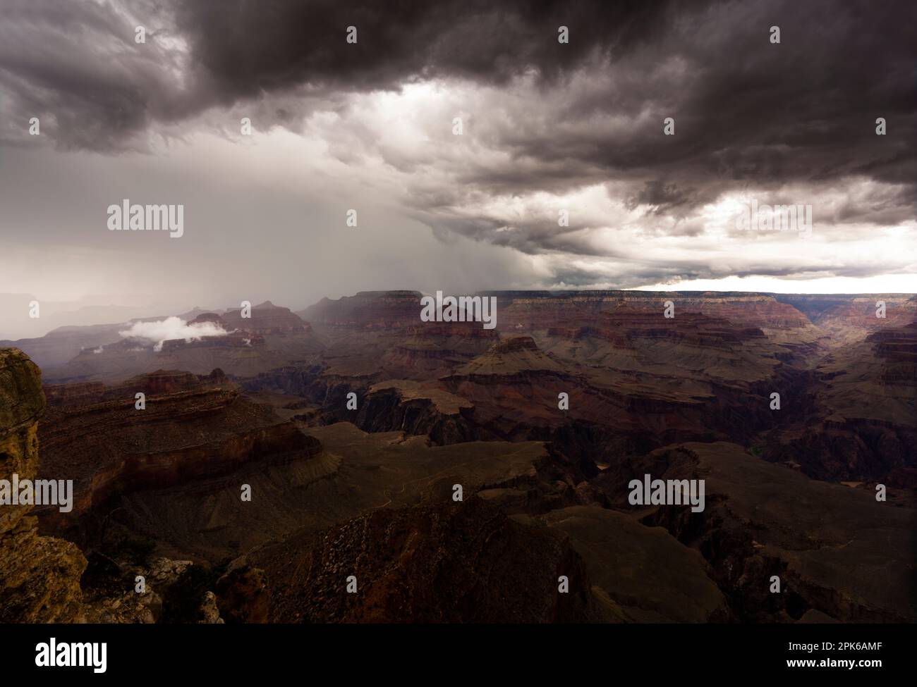 Rain in majestic Grand Canyon, Arizona, USA Stock Photo Alamy