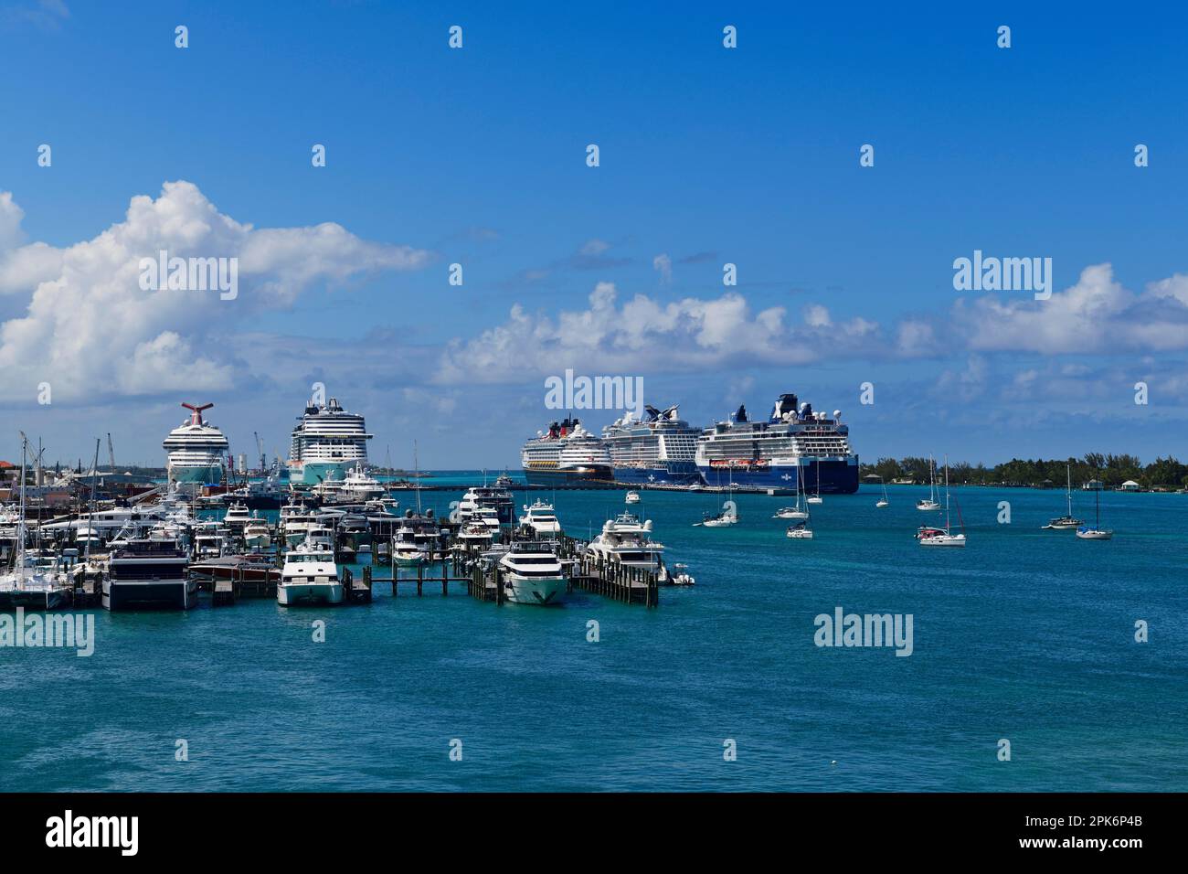 Cruise ships in the port of Nassau, New Providence, Bahamas Stock Photo