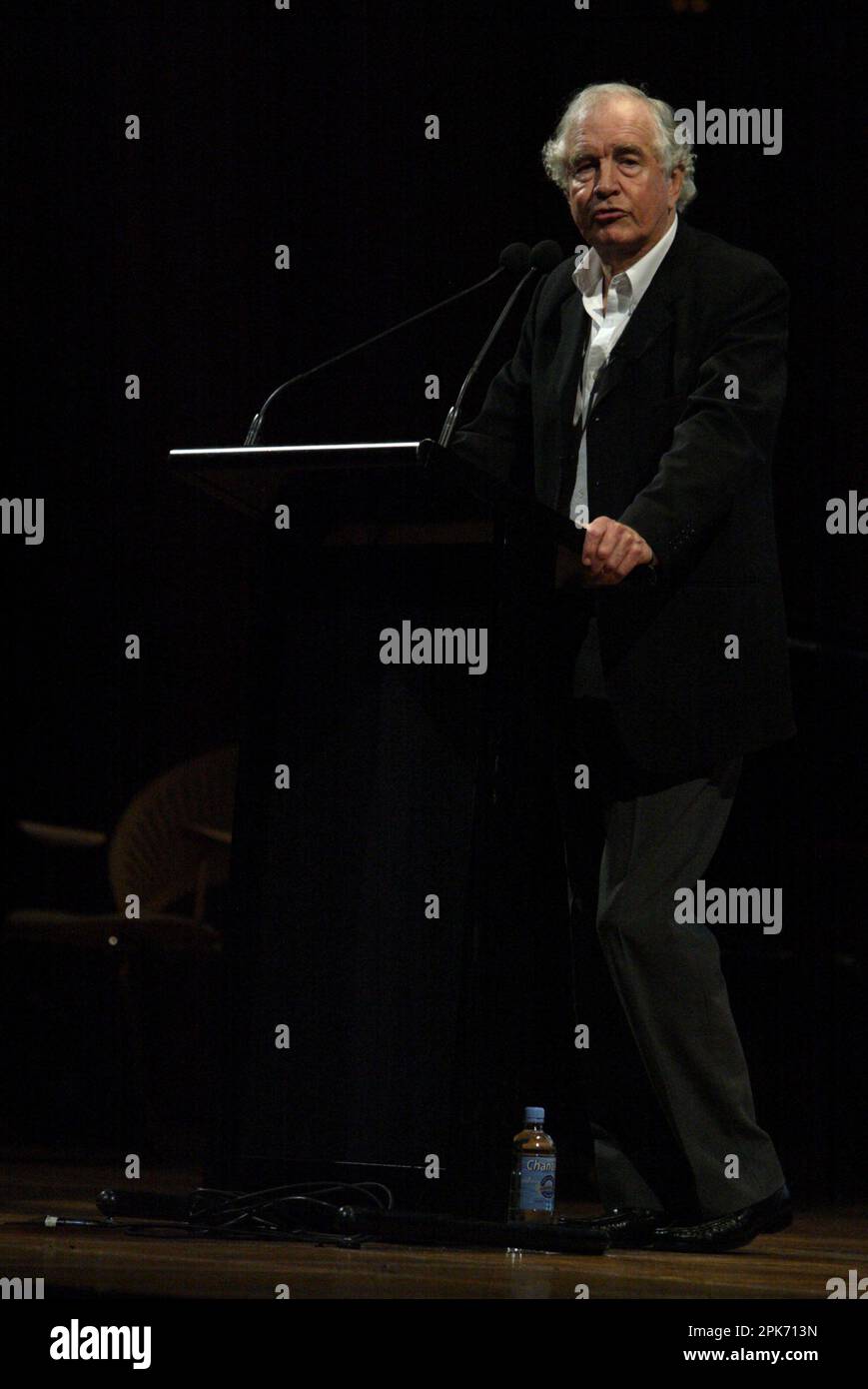 Stuart Rees introducing John Pilger, awarded the annual Sydney Peace Prize for 2009 and delivering his 'Breaking The Silence' speech at Sydney Opera House Sydney, Australia - 05.11.09 Stock Photo