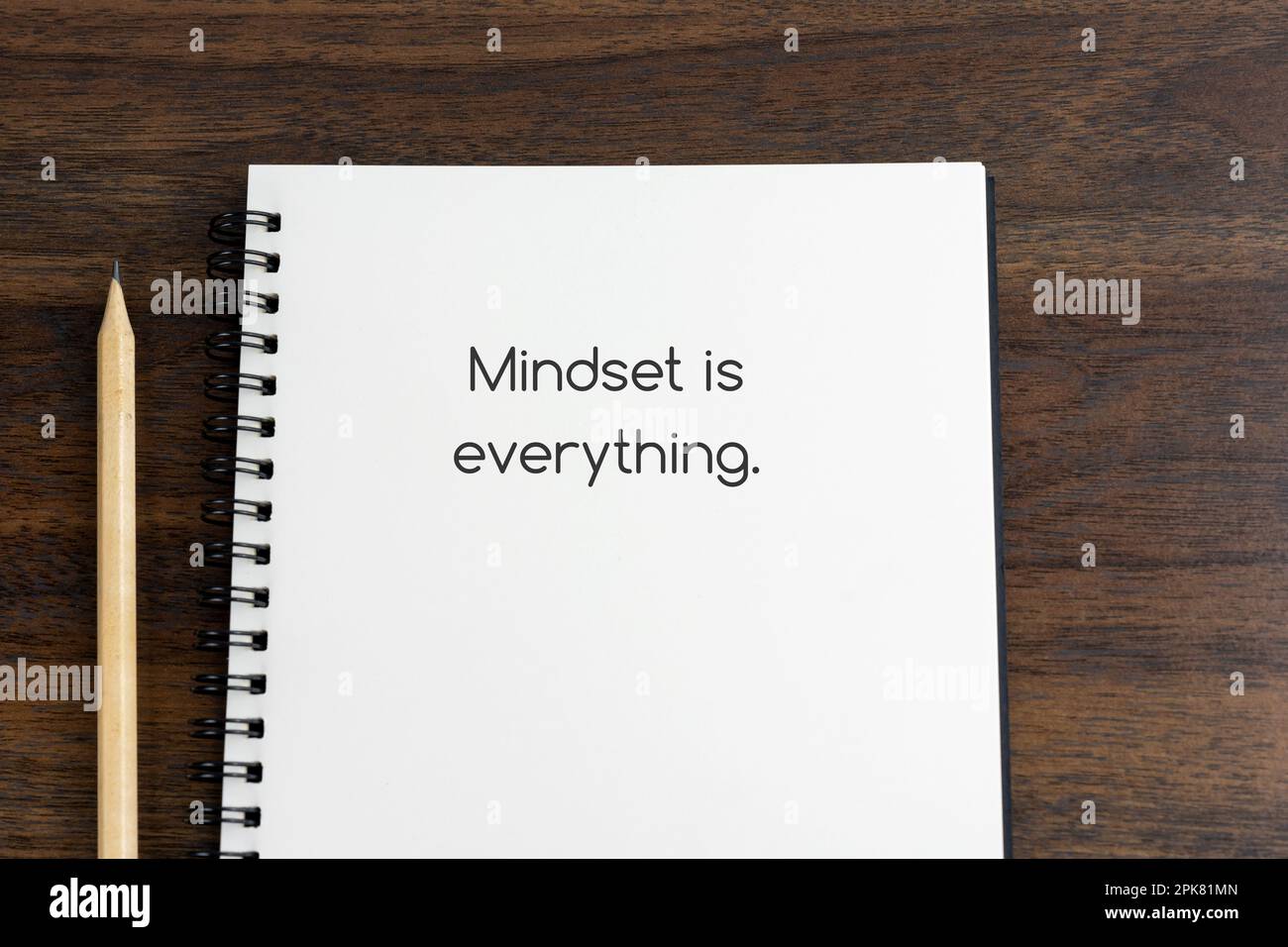 Short inspirational quotes text on note pad - Mindset is everything Stock Photo