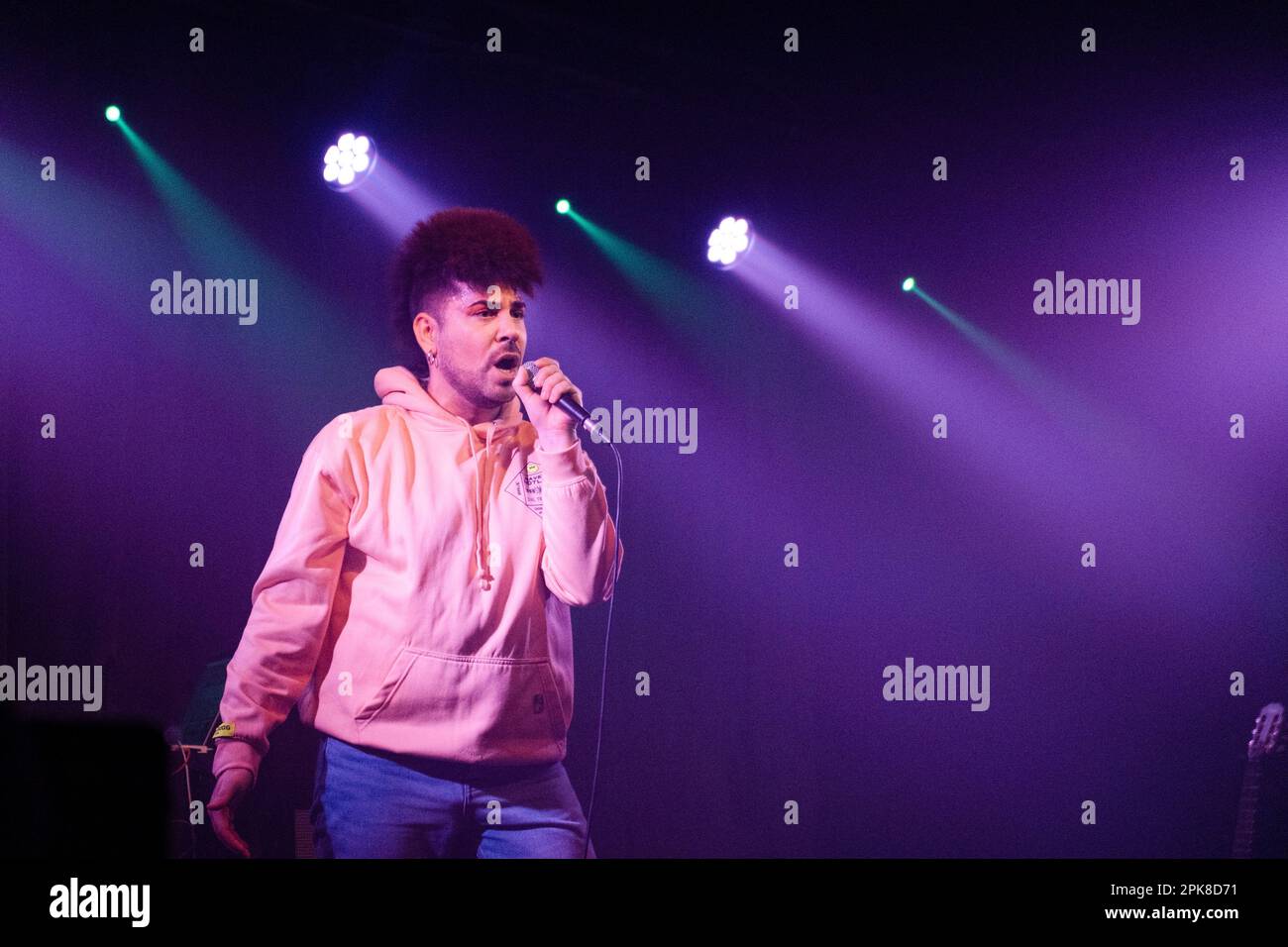 Spanish artist and singer Alan Neil playing live at La Nau Club in