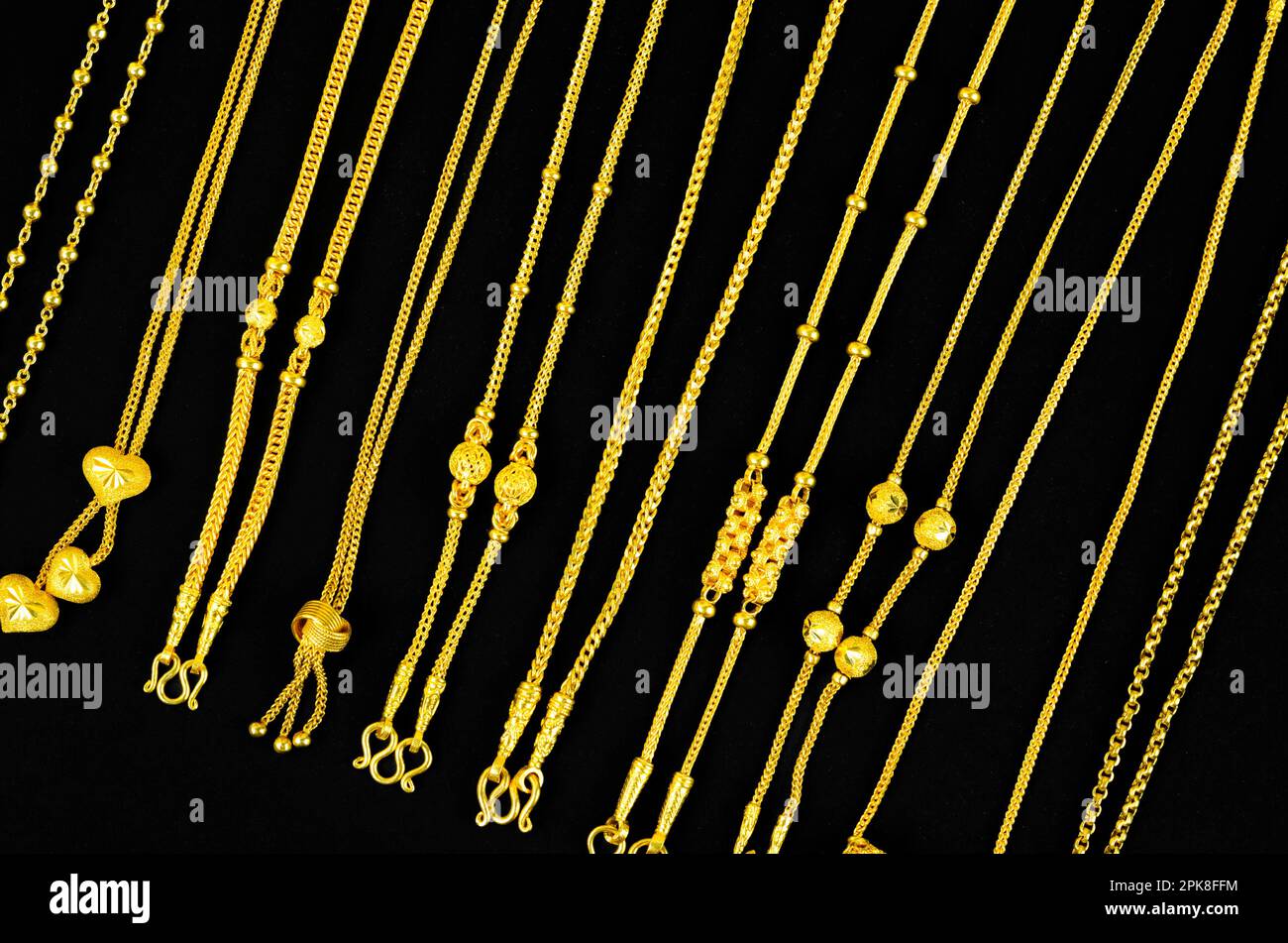 India gold jewelry shop hi-res stock photography and images - Alamy