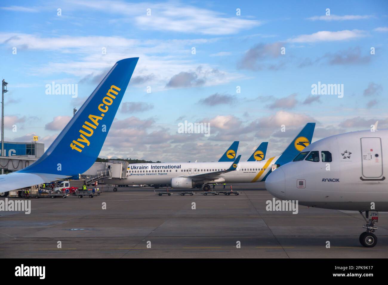 07.09.2017, Ukraine, Kiev Oblast, Kiev - Passenger aircraft of Ukraine International Airlines (UIA) at Kiev Boryspil International Airport (KBP). 00A1 Stock Photo