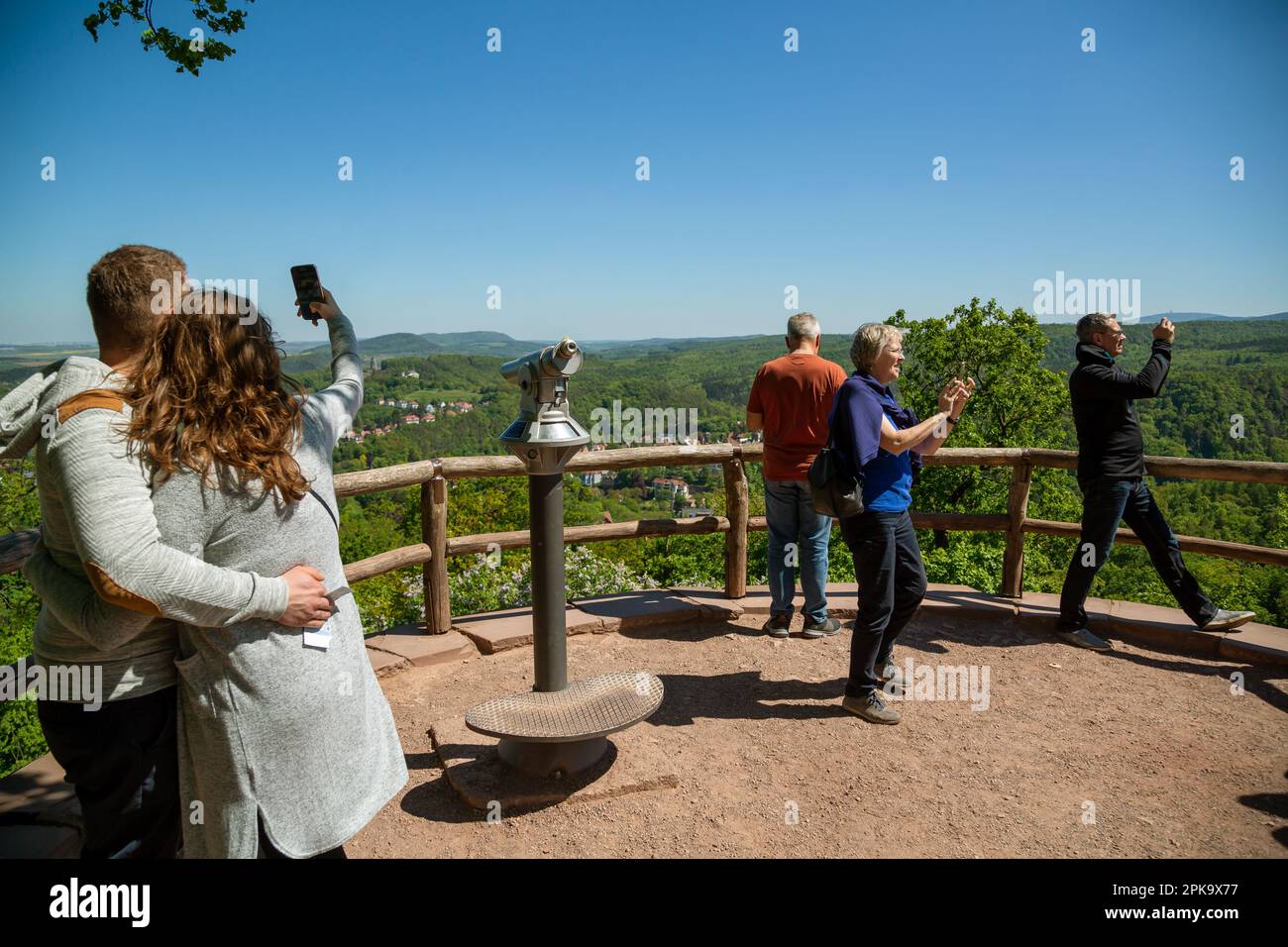 06.05.2018, Germany, Thuringia, Eisenach - Tourists diligently taking ...