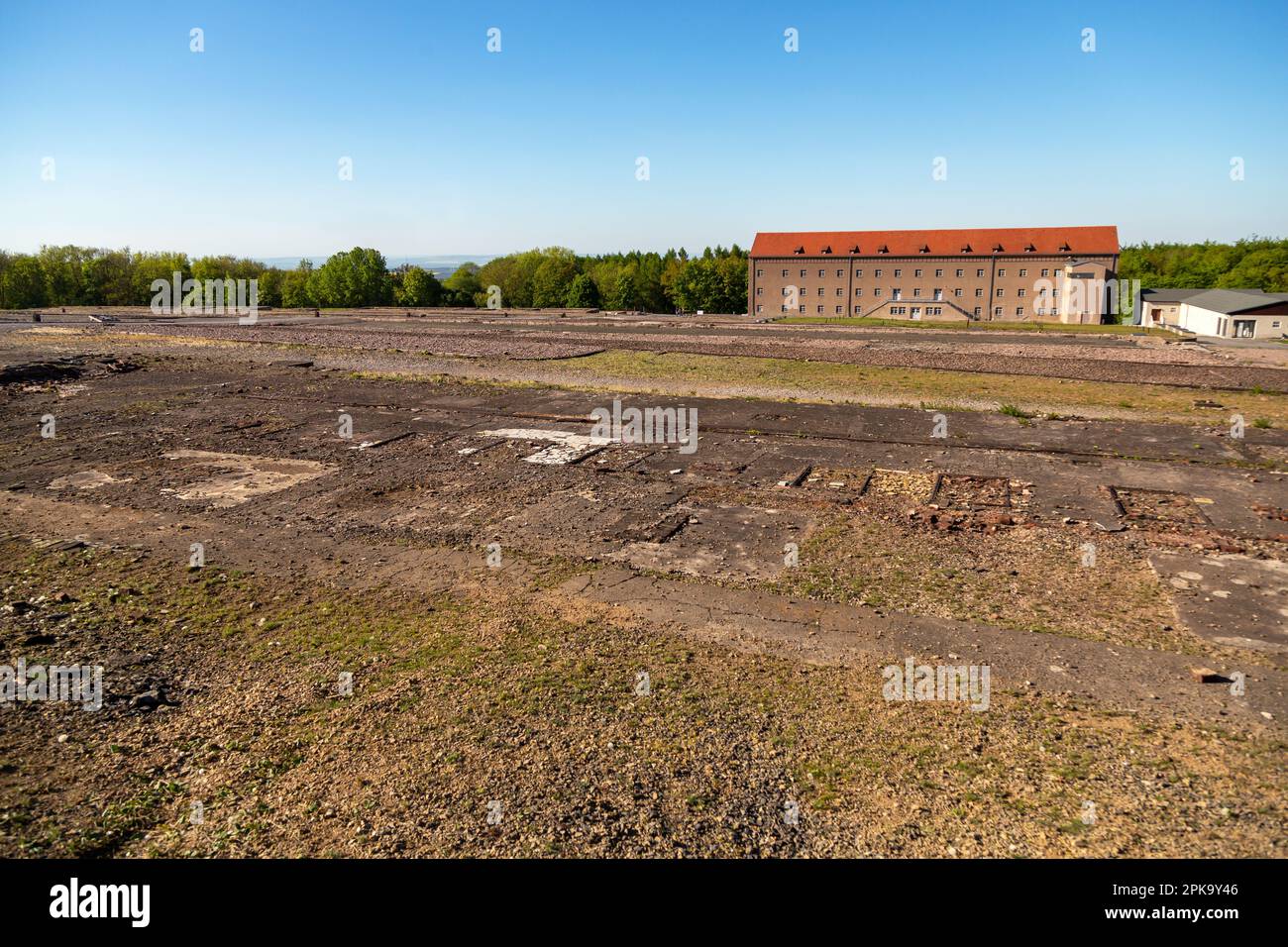 06.05.2018, Germany, Thuringia, Weimar - Buchenwald Memorial (KZ-Gedenkstaette), camp grounds and chamber building (prisoners' clothing chamber), toda Stock Photo