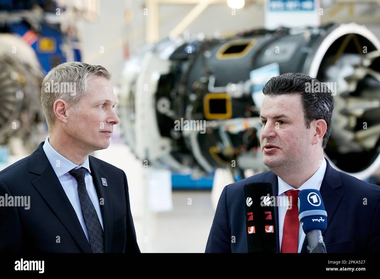 28.02.2023, Germany, Brandenburg, Dahlewitz - Federal Minister of Labour Hubertus Heil visits the Dahlewitz site of the engine manufacturer Rolls Royc Stock Photo