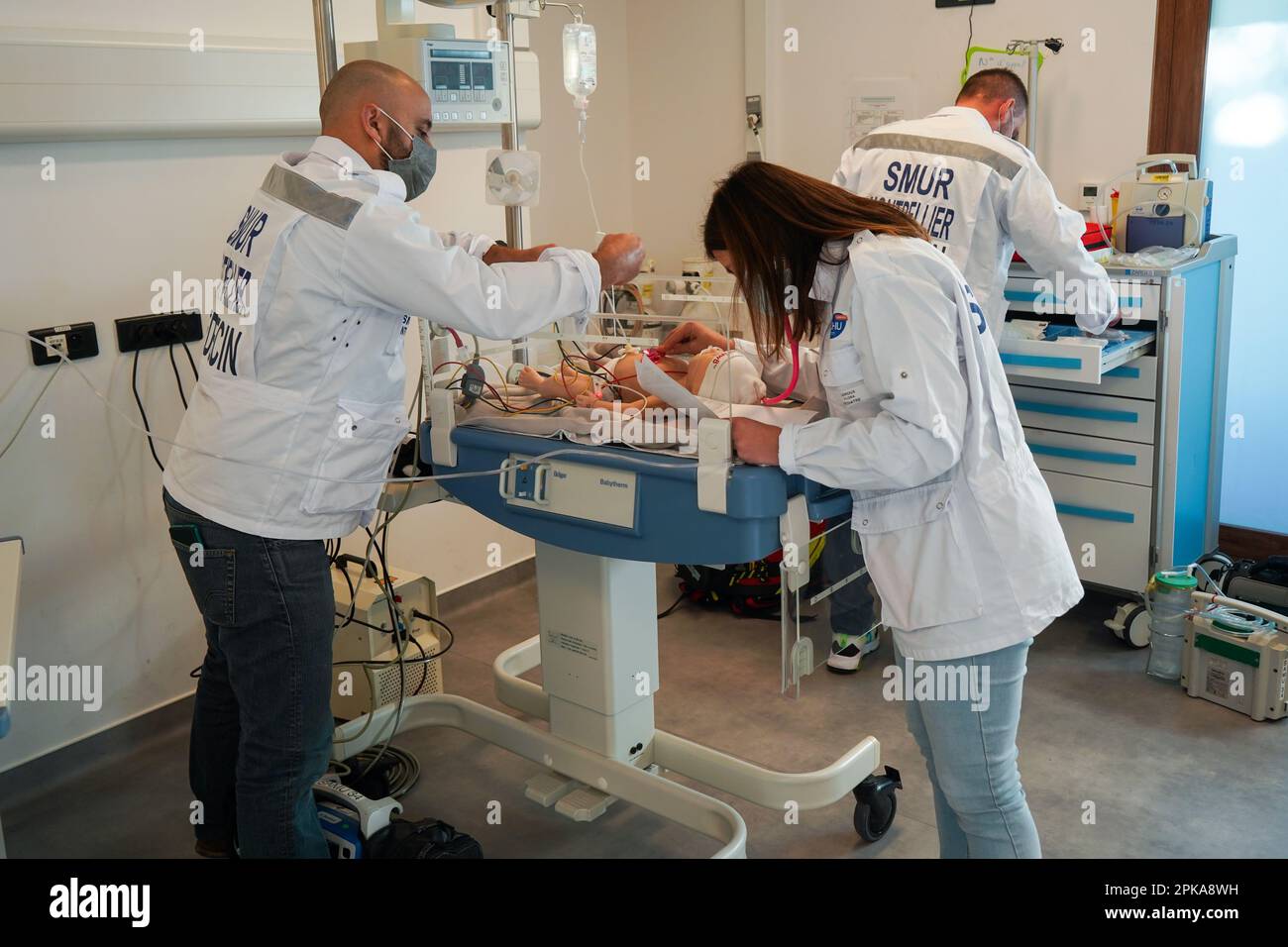 Newborn dummy emergency care training. Training at the CESU, Center for