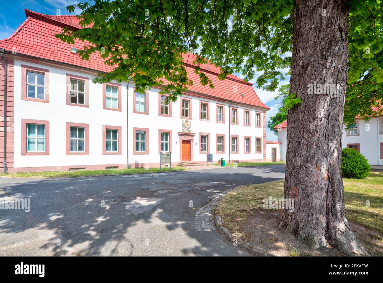 Baroque castle, castle complex, architecture, house facade, village ...