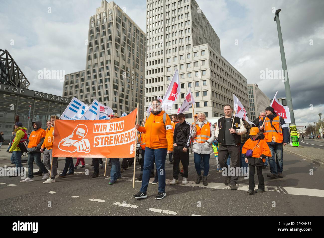 25.03.2023, Germany, Berlin, Berlin - Demonstration of the unions Verdi and EVG under the slogan: We are ready to strike. Hundreds of demonstrators ca Stock Photo
