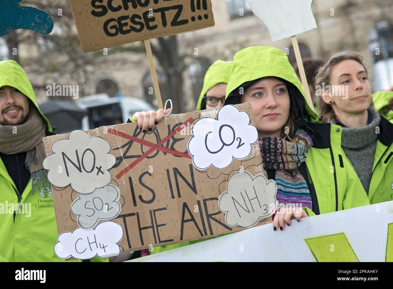 31.03.2023, Germany, Berlin, Berlin - Climate demonstration for the resignation of FDP transport minister Volker Wissing. Demonstrators protest with p Stock Photo