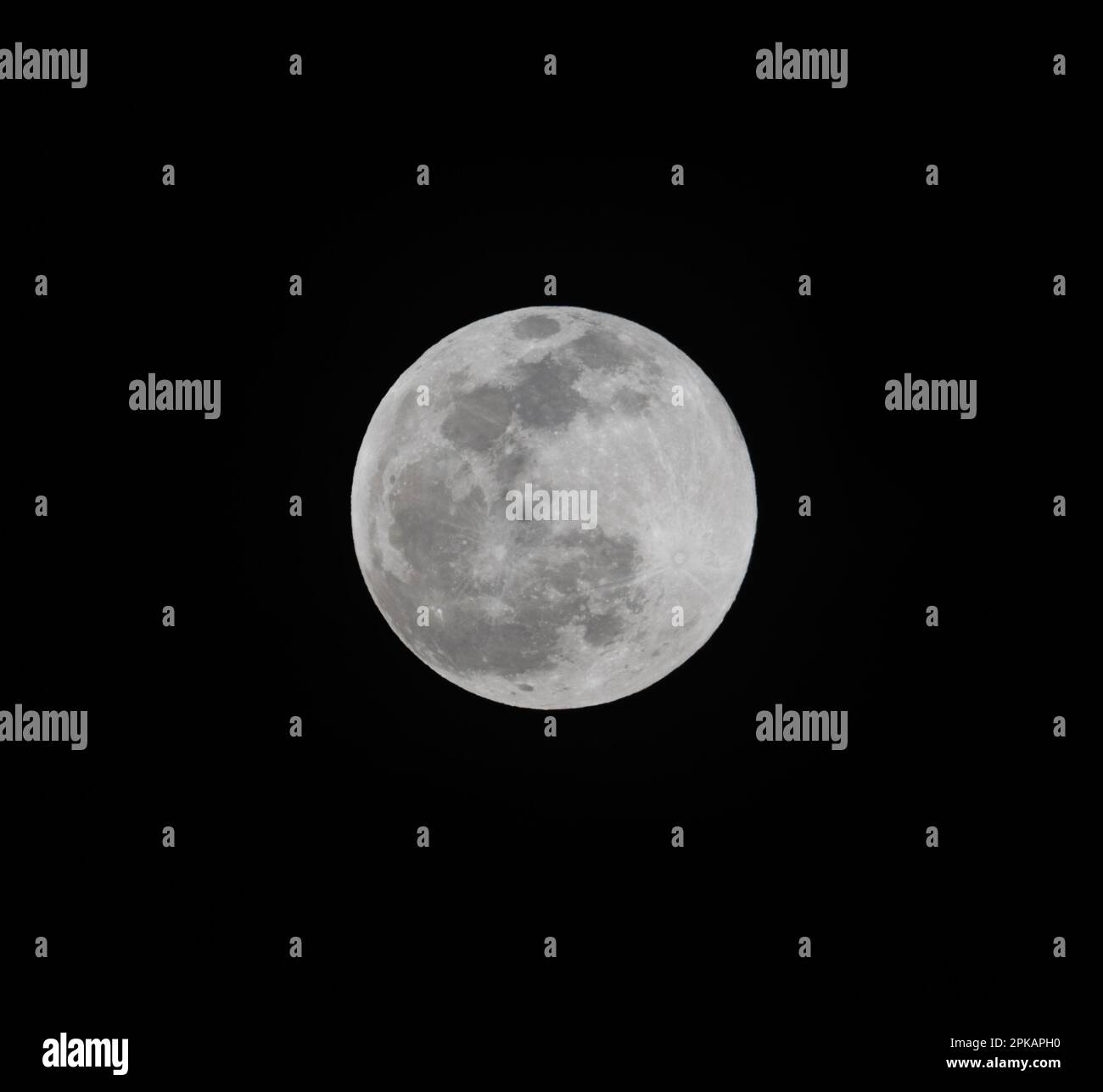 Very bright "Pink" moon, April 2023 Stock Photo Alamy