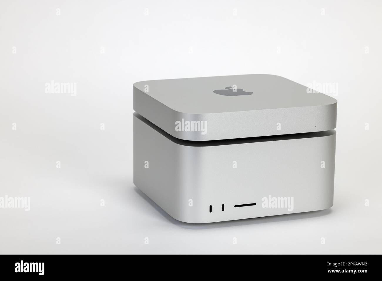 Mac mini M1本体 Amazon.co.jp: Apple Mac mini M1 2020 (8GB RAM, 256GB SSD, 8