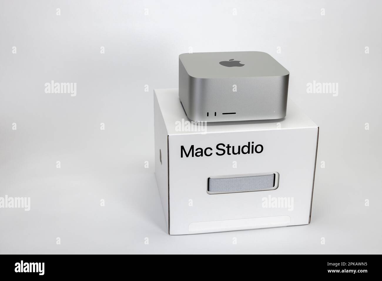 Apple Mac Studio M1 Max, lies on original box, power cord, white background Stock Photo Alamy