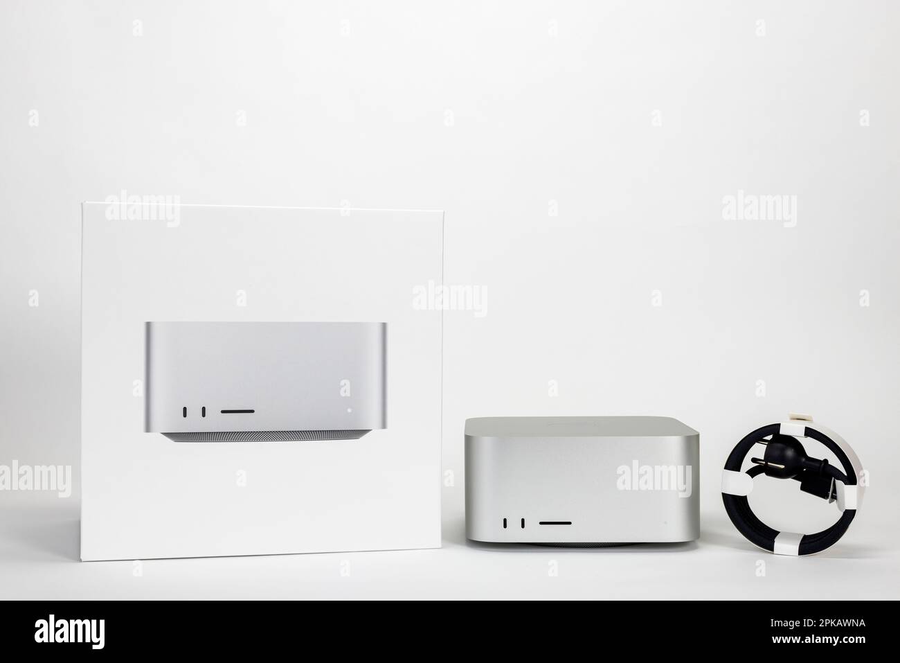 Apple Mac Studio M1 Max, original box, power cord, white background Stock Photo Alamy