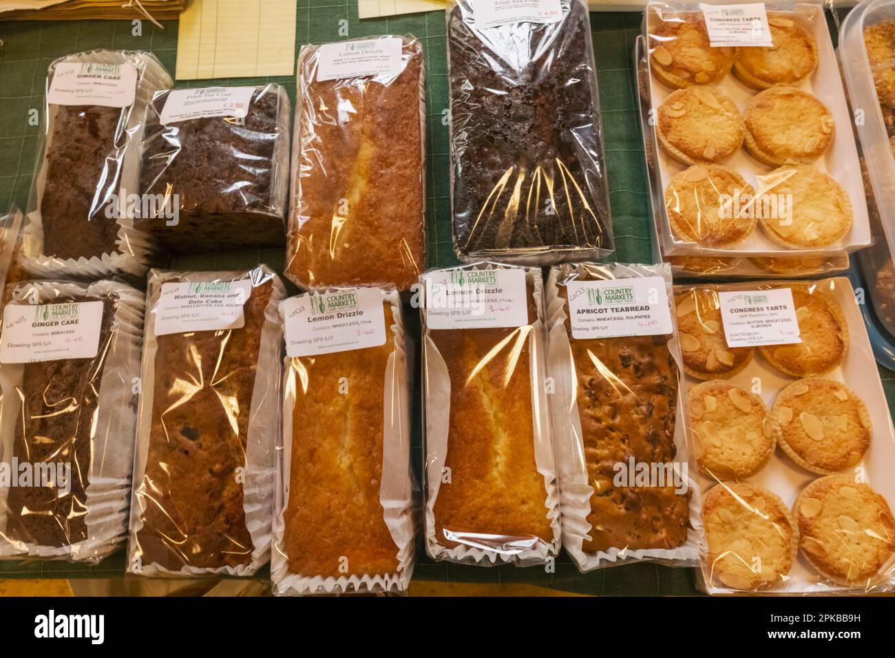 England, Dorset, Shaftesbury, Shaftesbury Town Hall, The Weekly Country Market, Display of Handmade Cakes and Tarts Stock Photo