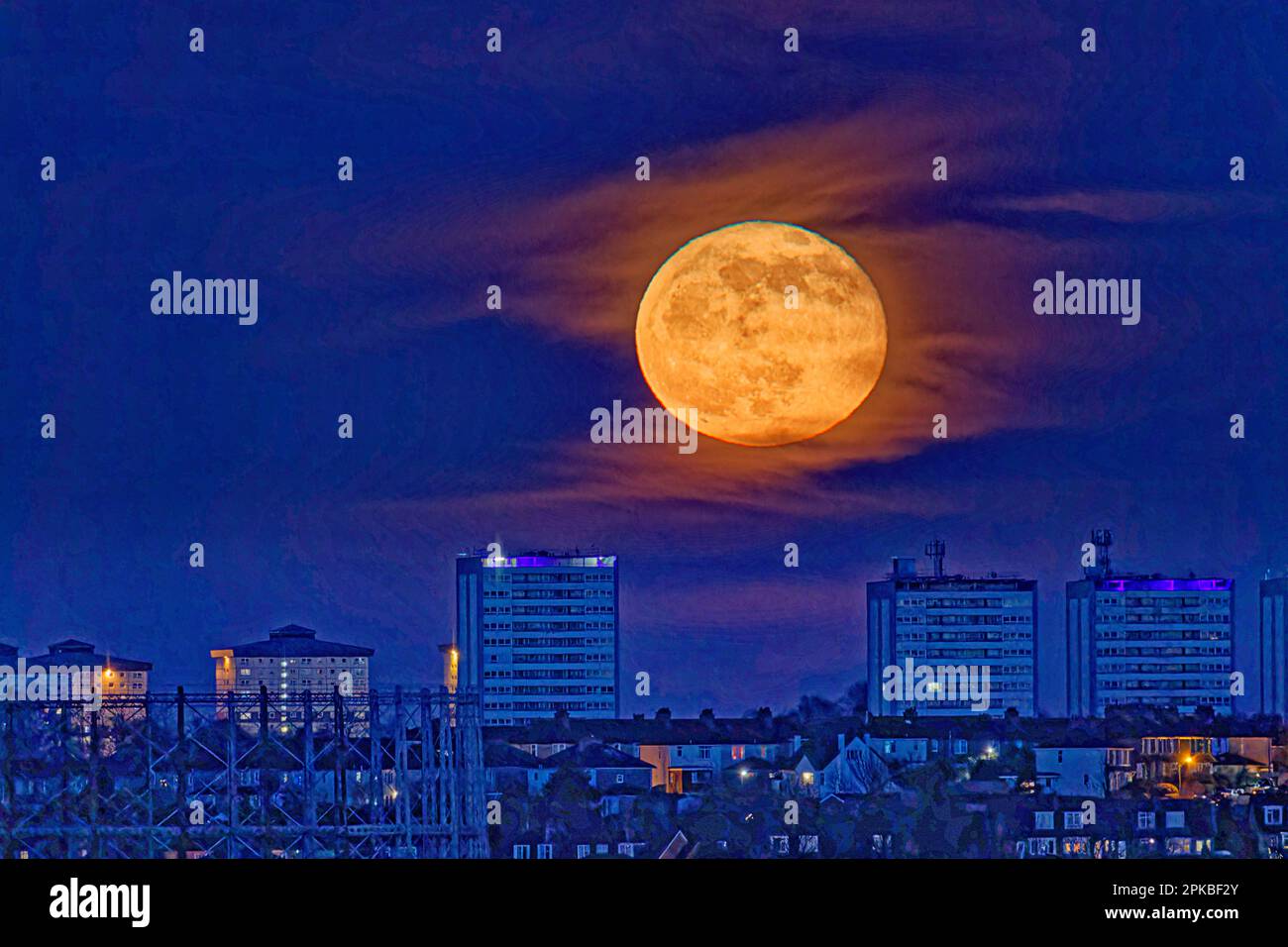 Glasgow, Scotland, UK 6th April, 2023. UK Weather Sunny day saw clear