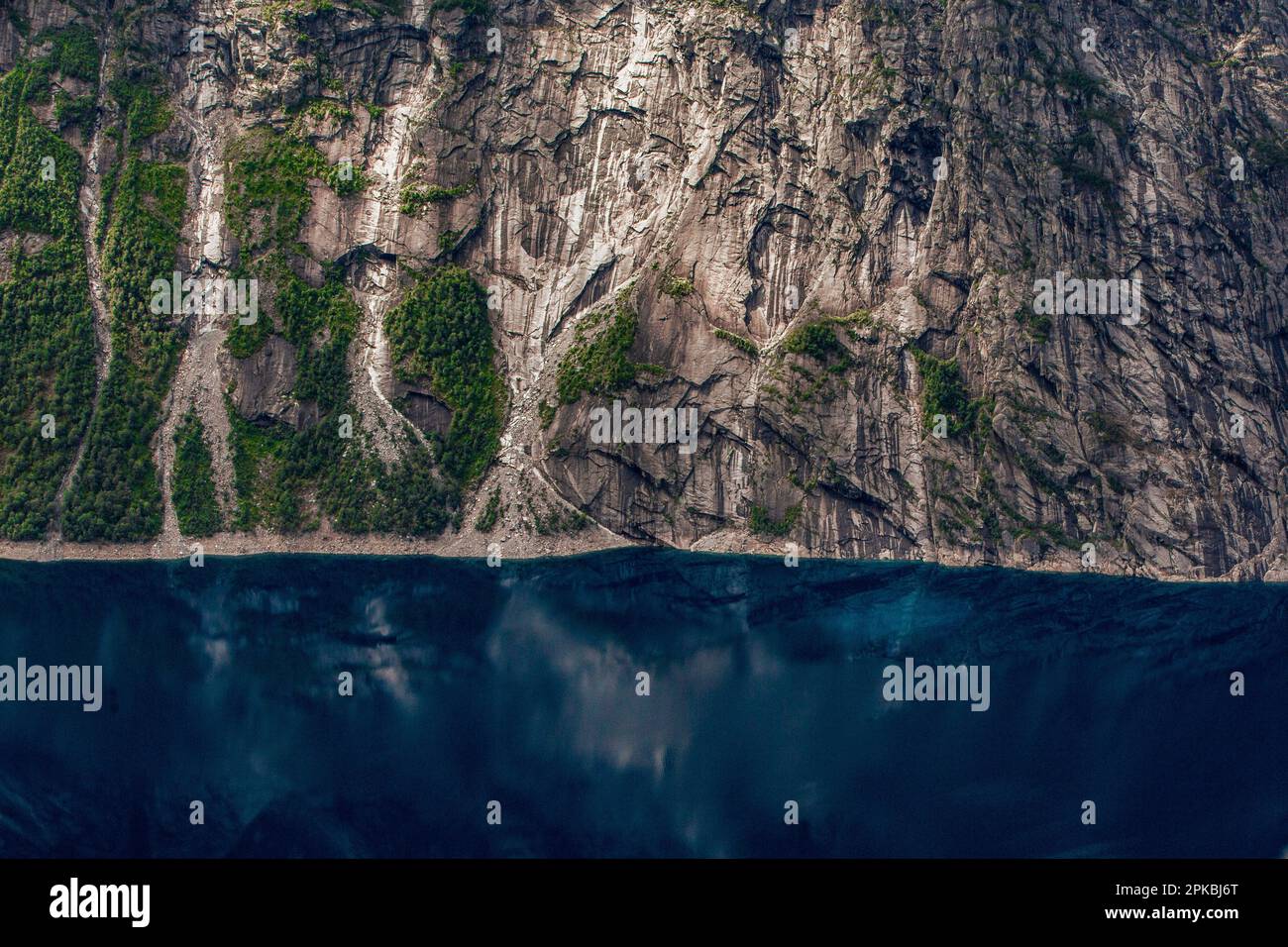 Rock & Water Stock Photo Alamy