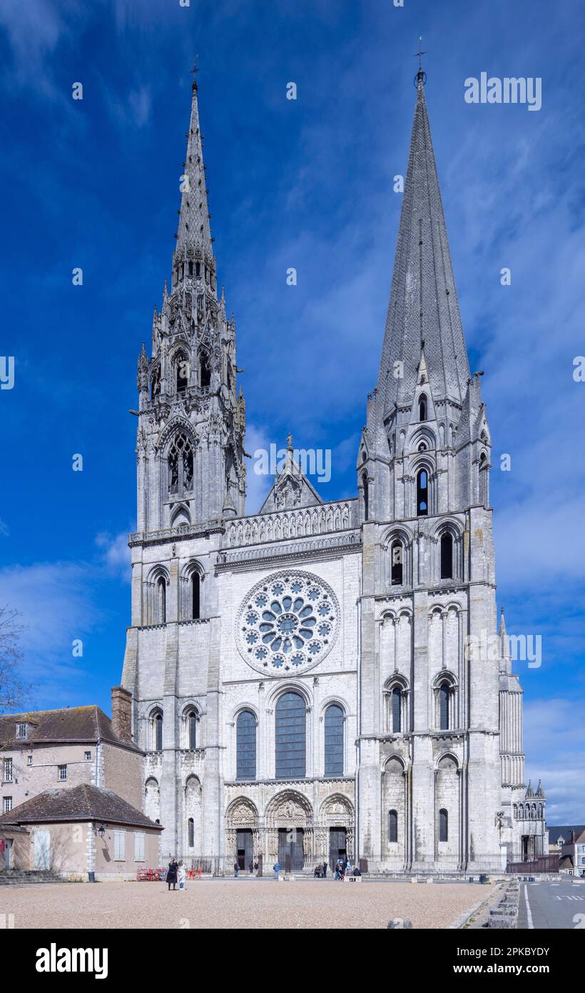 West entrance facade, Chartres cathedral, France Stock Photo - Alamy
