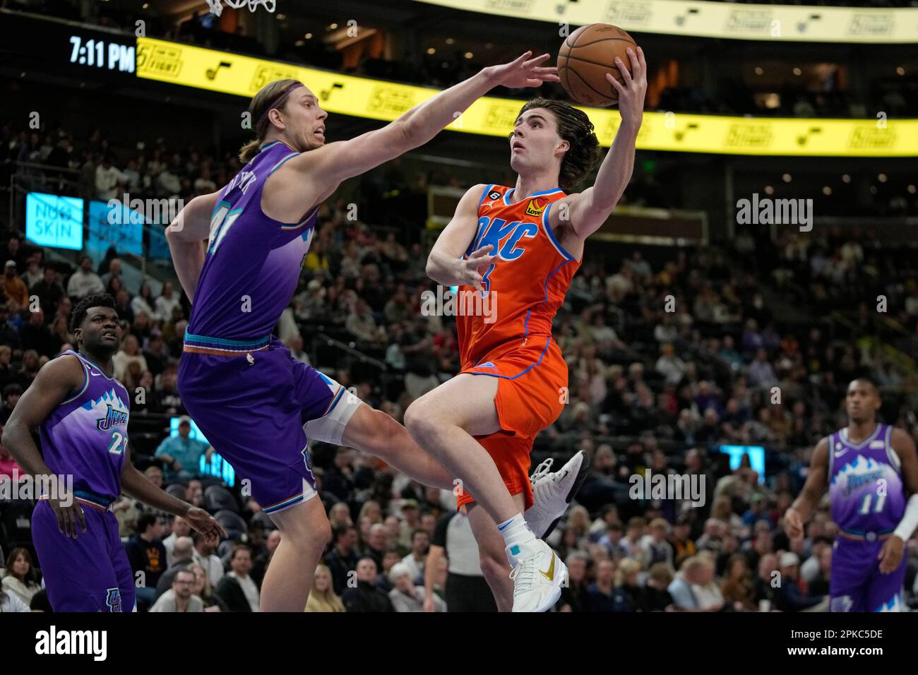 Oklahoma City Thunder guard Josh Giddey (3) goes to the basket as Utah ...