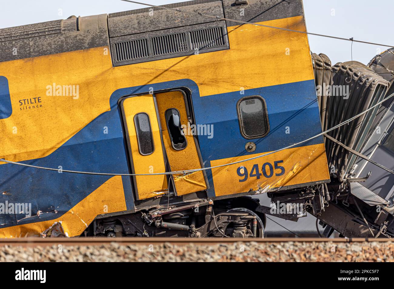 Voorschoten, Netherlands. 04th Apr, 2023. Close up to the damaged door of the carriage. A train collided with heavy construction equipment and derailment of the carriages near Leiden and the Hague. The Dutch railway crash resulted deadly, killing one person and injuring 30. Emergency services workers and police were on the scene to assess the damage. The accident took place in Voorschoten in the Netherlands. (Photo by Nik Oiko/SOPA Images/Sipa USA) Credit: Sipa USA/Alamy Live News Stock Photo