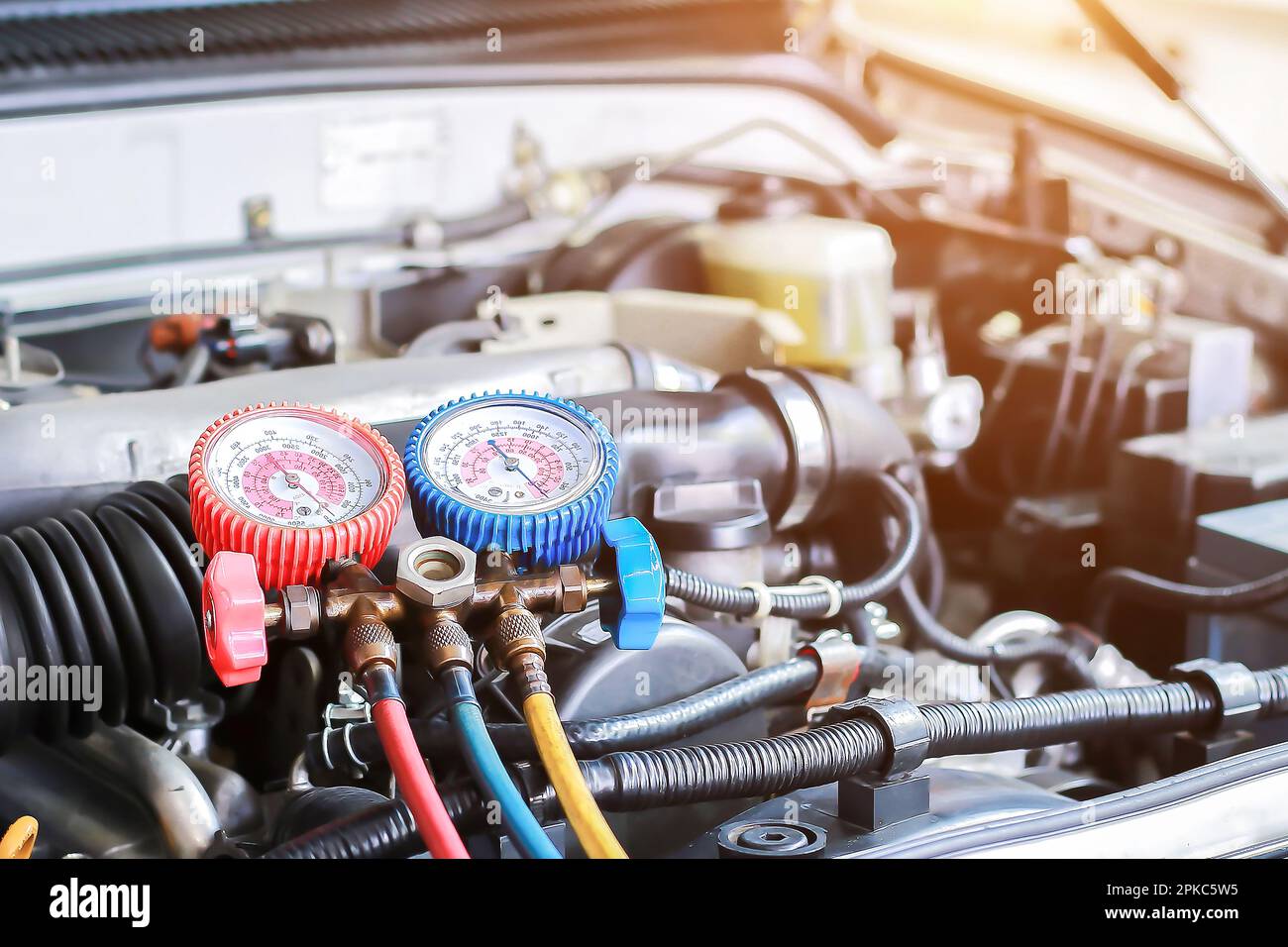 Car air conditioner check service, leak detection, fill refrigerant