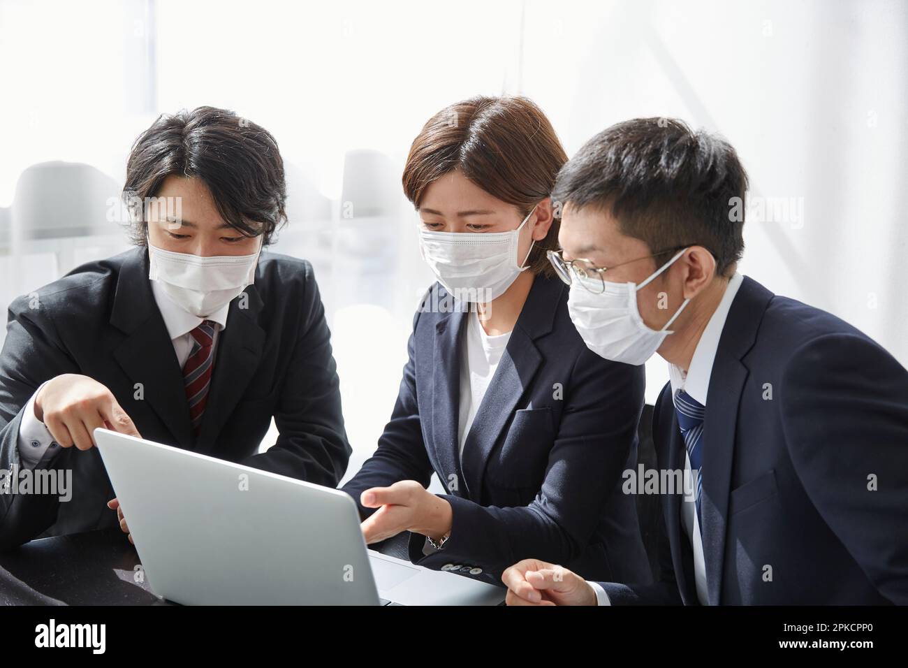 Female office worker japan hi-res stock photography and images - Alamy