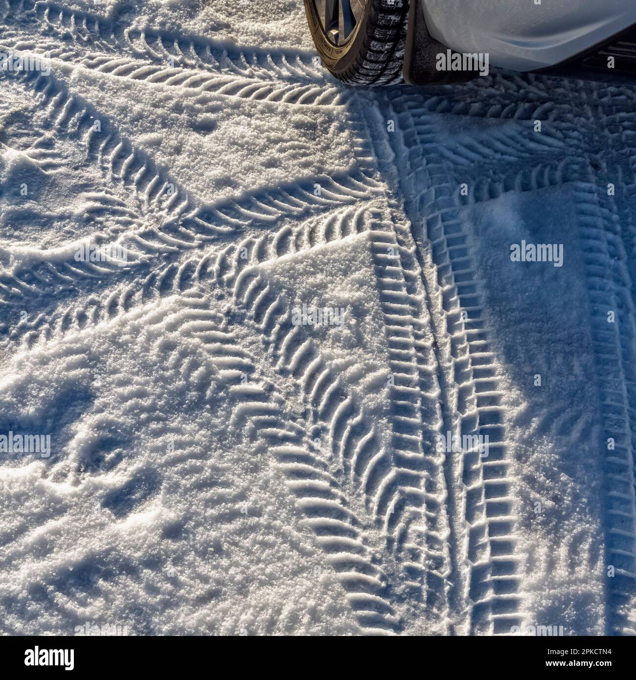 Vehicle tracks in deep snow hi-res stock photography and images - Alamy