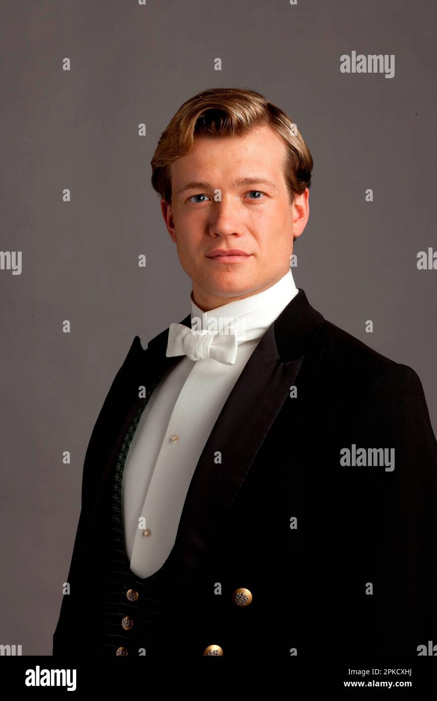 ED SPELEERS in DOWNTON ABBEY (2010), directed by JULIAN FELLOWES