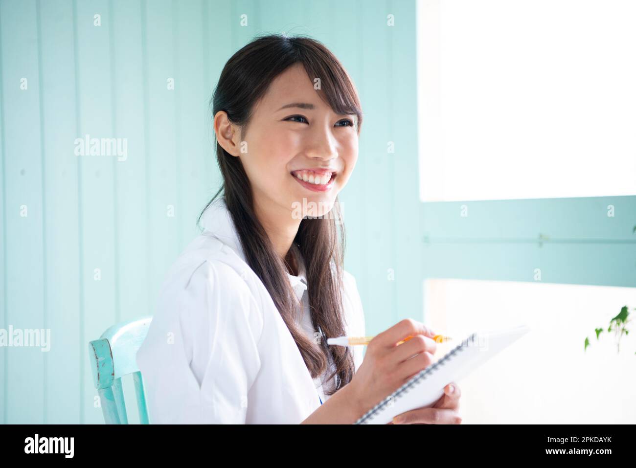 Japanese woman working hi-res stock photography and images - Page 5 - Alamy