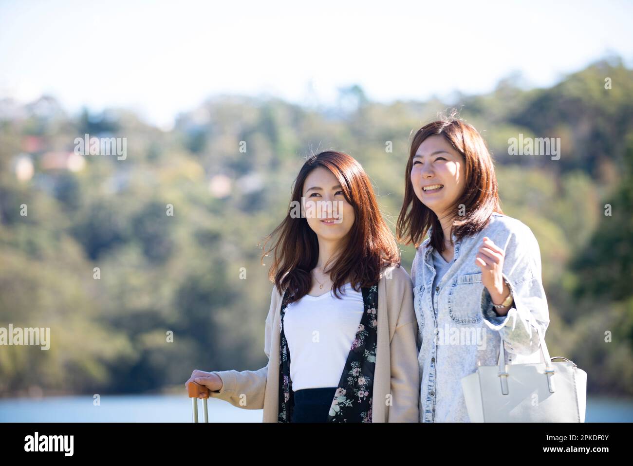 Japanese women traveling hi-res stock photography and images - Alamy
