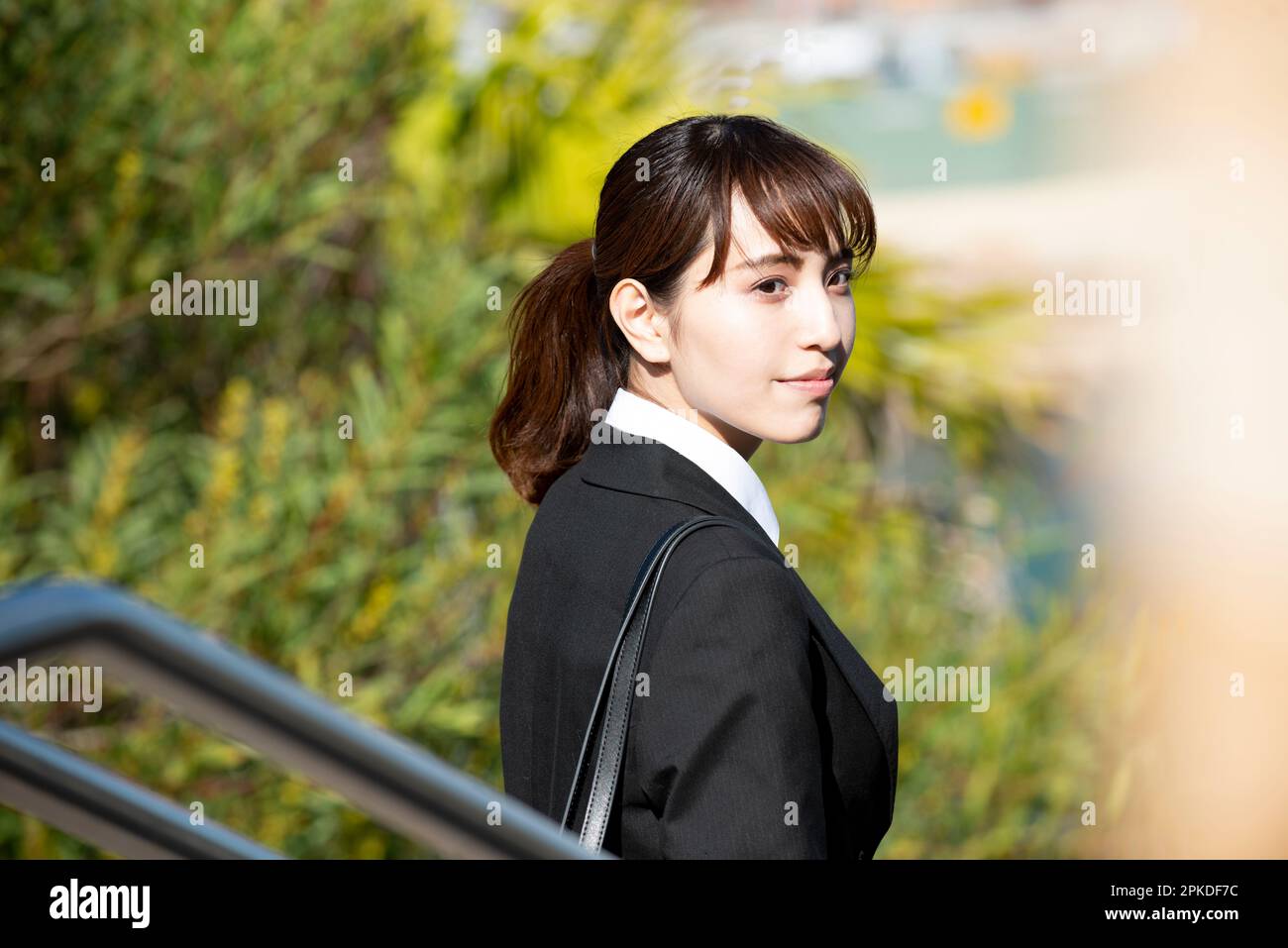 Asian woman in business suit hi-res stock photography and images - Alamy