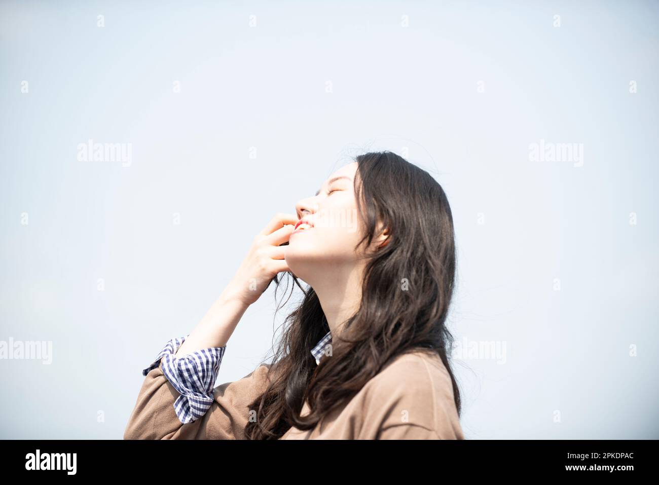 Sky looking up hi-res stock photography and images - Alamy