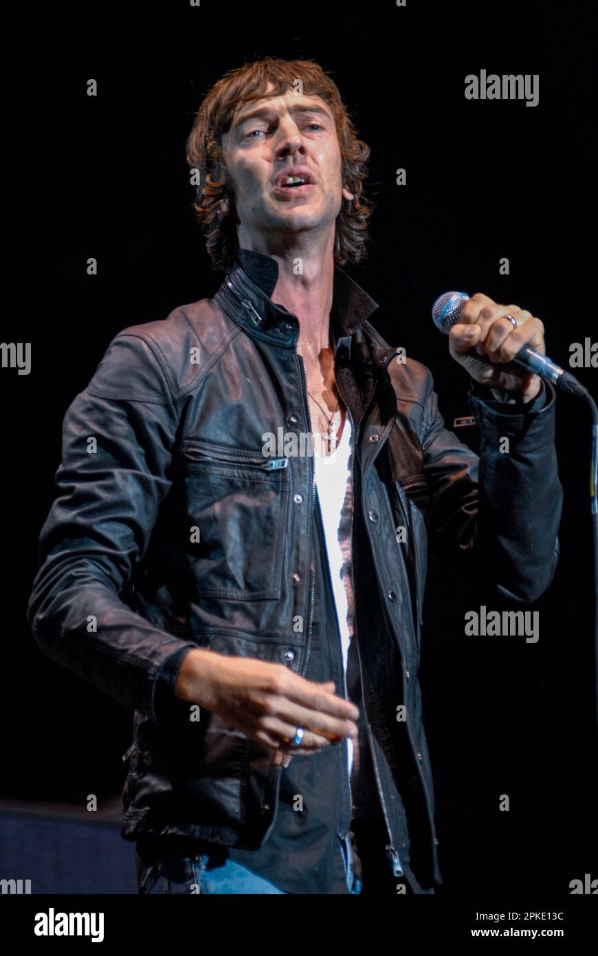 Richard Ashcroft Performing With The Verve Hi-res Stock Photography And ...